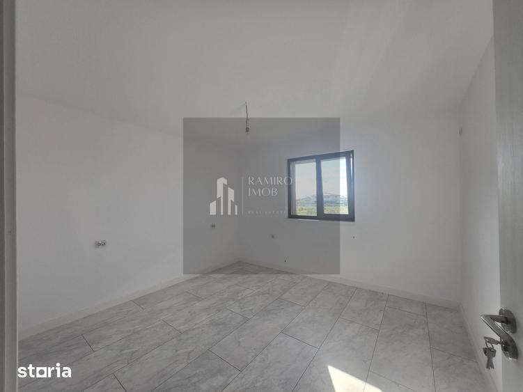 Casă cu 6 camere cu Teren 300 Mp în Central