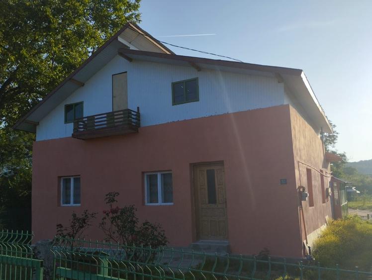 Casă cu 4 camere în Central