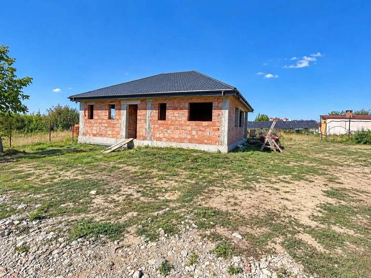 Casă individuală cu 4 camere cu Teren 475 Mp în Central