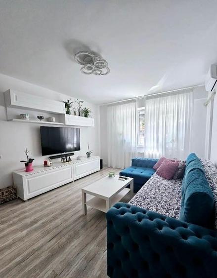 Apartament cu 2 camere decomandat, mobilat în Central