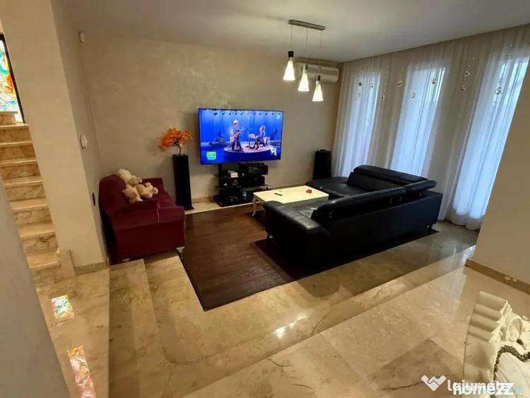 Casă cu 5 camere cu Teren 4500 Mp în Bătești