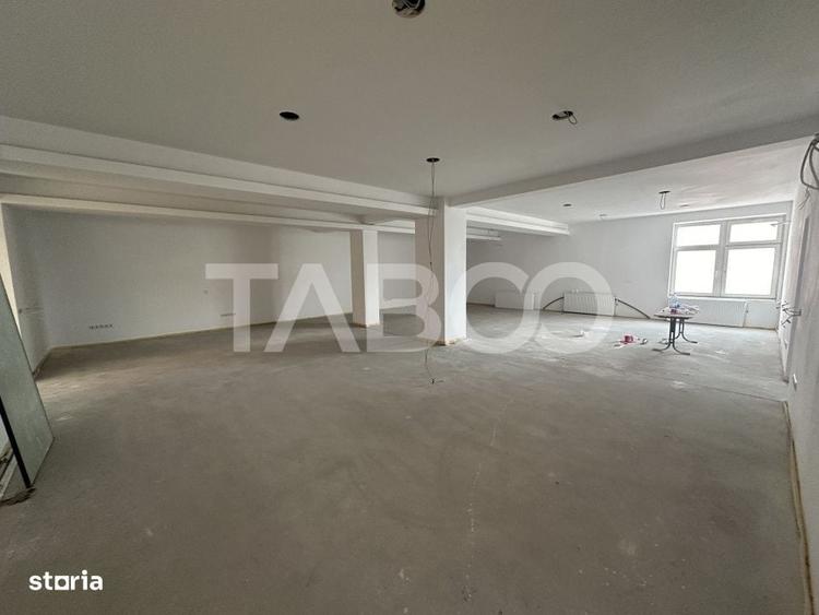Spațiu comercial, de 915 mp, în Central