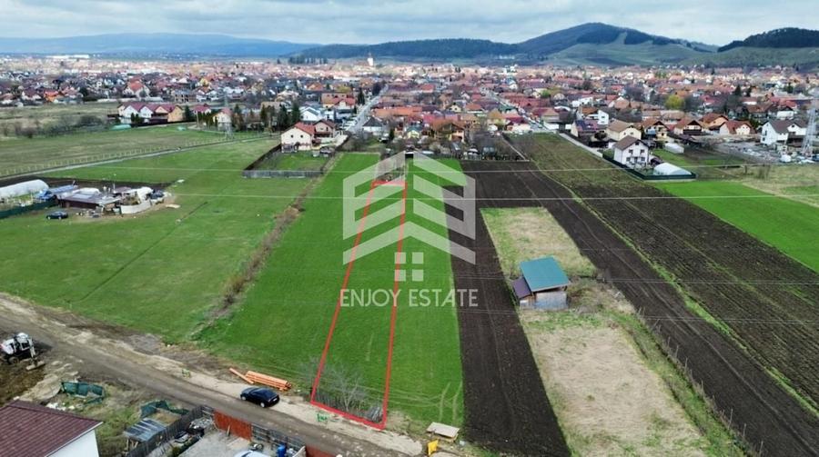 Teren agricol intravilan de 2112 mp, în Sânpetru
