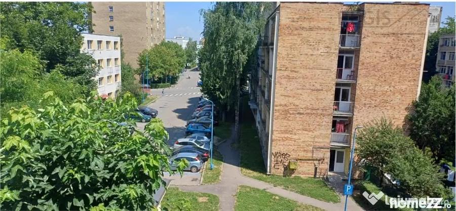 Apartament cu 2 camere semidecomandat în Tractorul