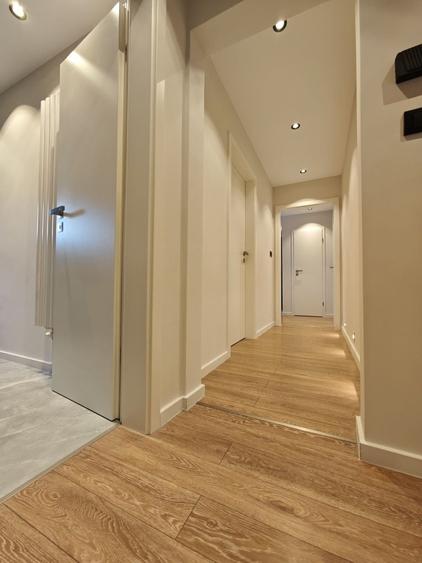 Apartament cu 3 camere decomandat în Bartolomeu