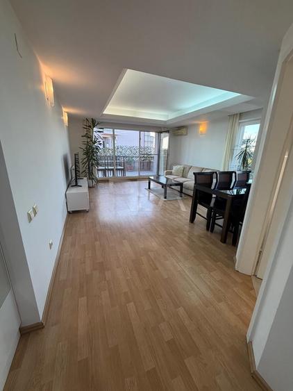 Apartament cu 3 camere semidecomandat, mobilat în Herăstrău