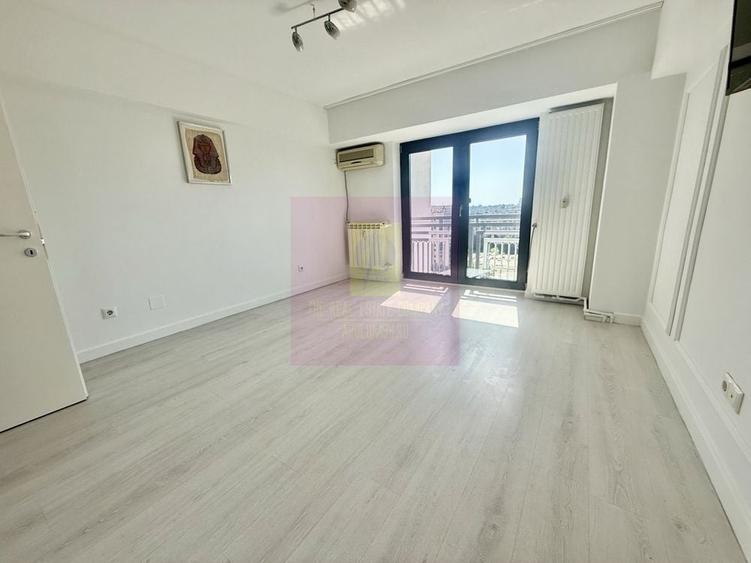 Apartament cu 4 camere decomandat, mobilat în P-ța Unirii