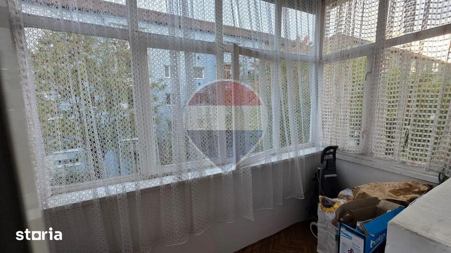Apartament cu 2 camere semidecomandat în Central