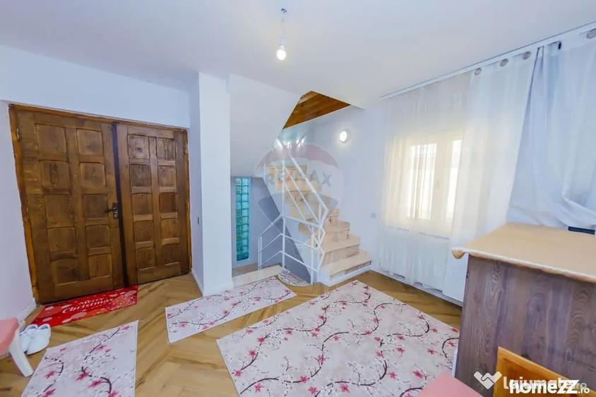 Casă cu 5 camere cu Teren 1133 Mp în Satu Nou de Jos