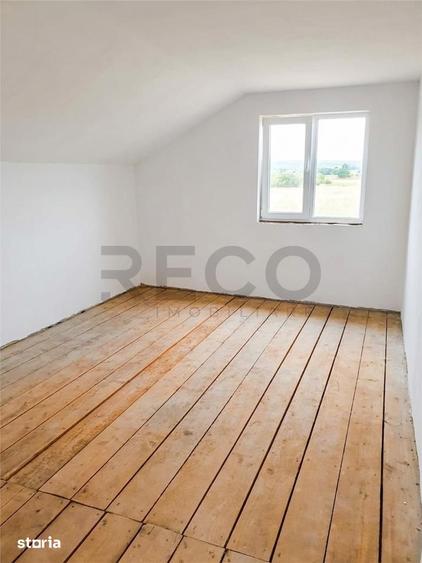 Casă cu 5 camere cu Teren 900 Mp în Tileagd