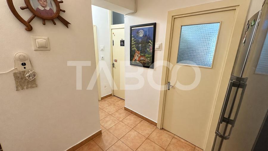 Apartament cu 2 camere decomandat, mobilat în Central