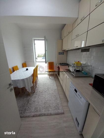 Apartament cu 3 camere decomandat în Central