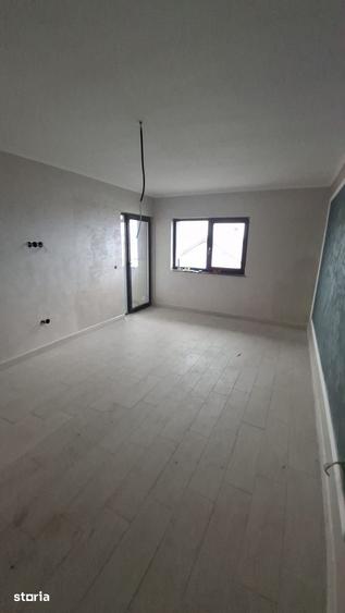 Casă cu 3 camere cu Teren 500 Mp în Păcurari