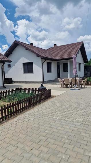 Casă cu 4 camere cu Teren 500 Mp în Cazasu