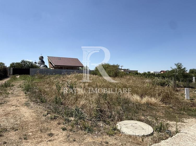 Teren Construcții intravilan de 690 mp, în Sânmartin