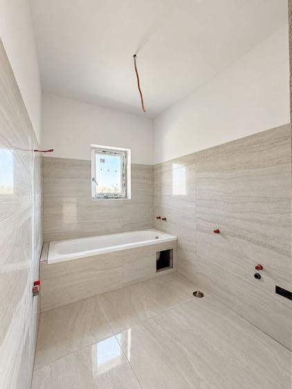 Duplex cu 3 camere cu Canalizare în Remetea Mare