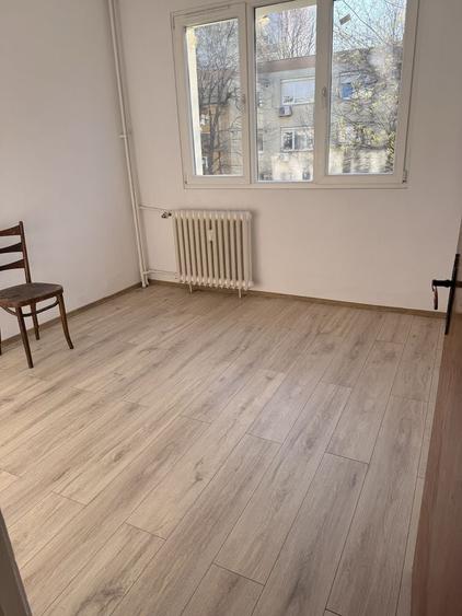 Apartament cu 3 camere decomandat în Brâncoveanu