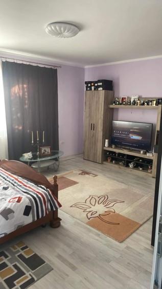 Casă individuală cu 5 camere cu Teren 800 Mp în Vest