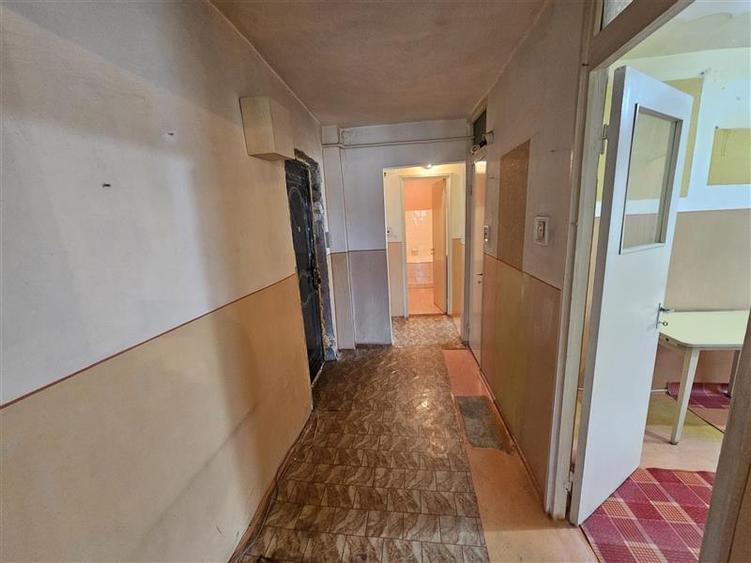 Apartament cu 2 camere decomandat în Micro IV