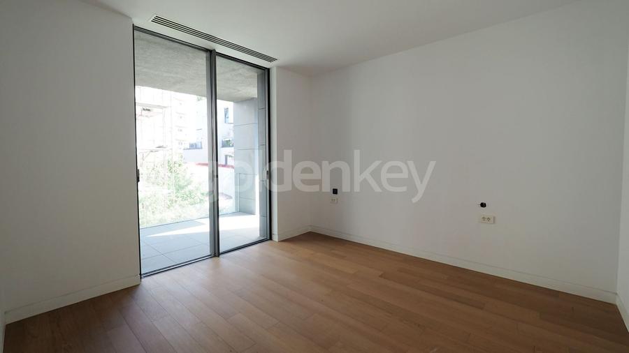 Apartament cu 4 camere decomandat în Floreasca