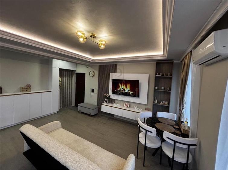 Apartament cu 2 camere semidecomandat, mobilat în Giroc