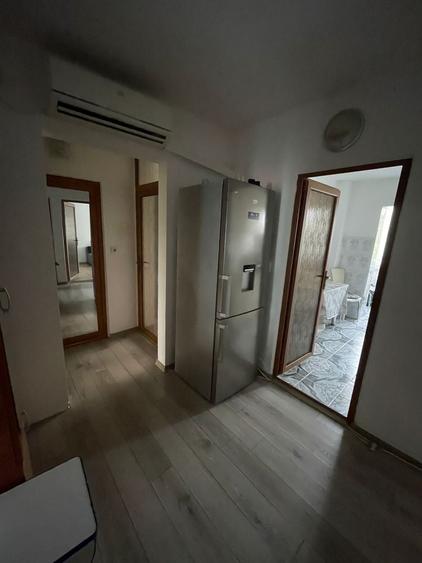 Apartament cu 2 camere decomandat în Micro 20