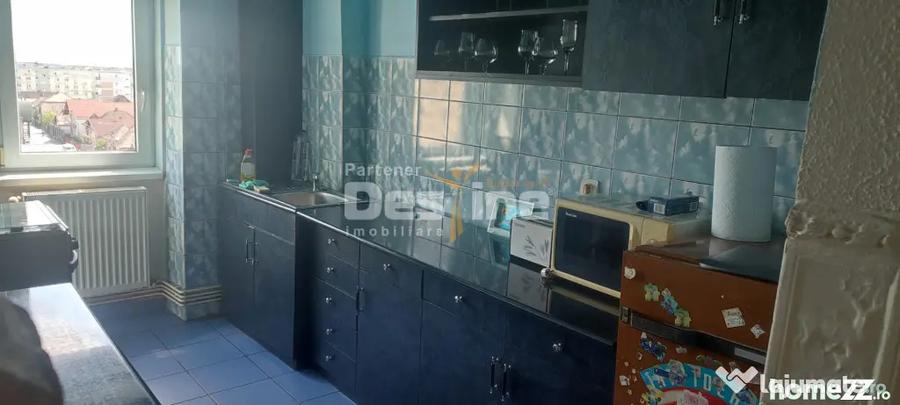 APARTAMENT CU 3 CAMERE IN ZONA MATERNA SITUAT LA ETAJUL 3 BL - 14