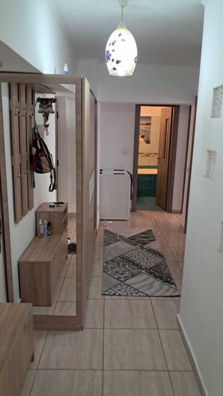 Proprietar inchiriez apartament 3 camere - 7