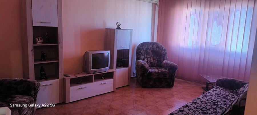 Apartament cu 2 camere decomandat în Radu Negru