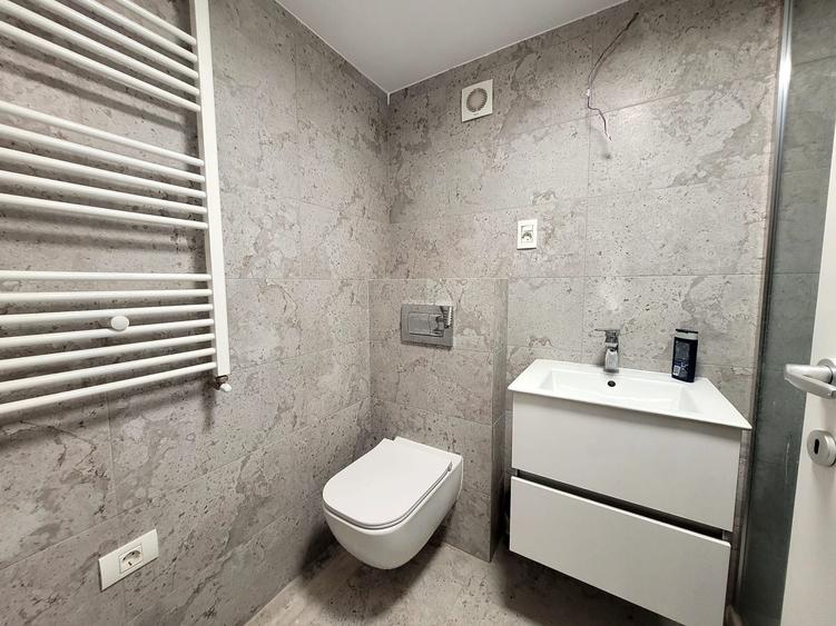 Apartament cu 3 camere semidecomandat, mobilat în Colentina