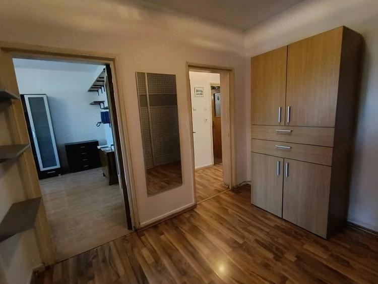 Apartament cu 3 camere decomandat în Săsar