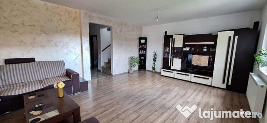 Casă cu 4 camere cu Teren 412 Mp în Măgurele