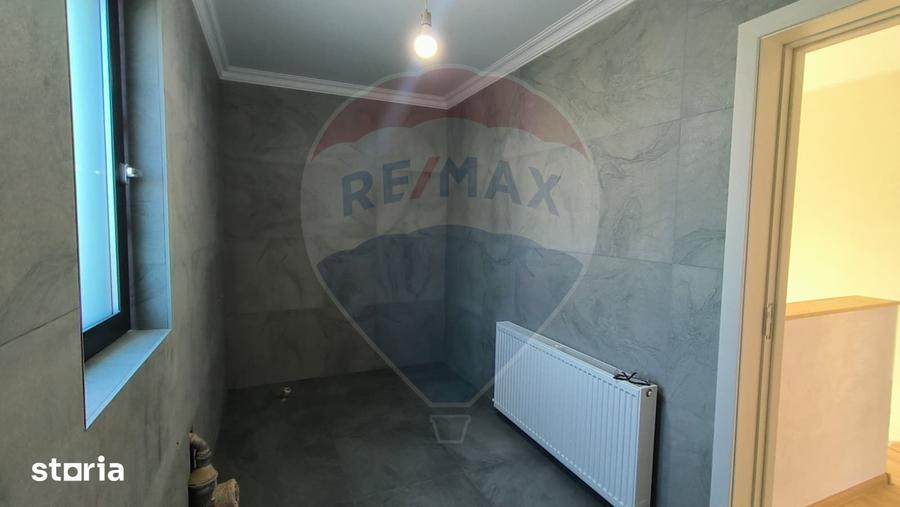 Casă cu 4 camere cu Teren 321 Mp în Port