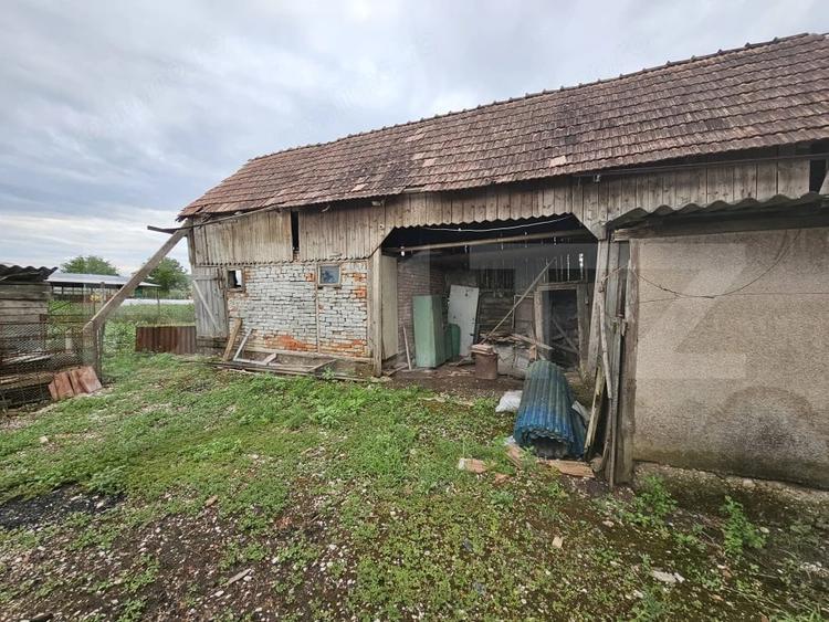 Casă cu 3 camere cu Teren 2698 Mp în Cistei