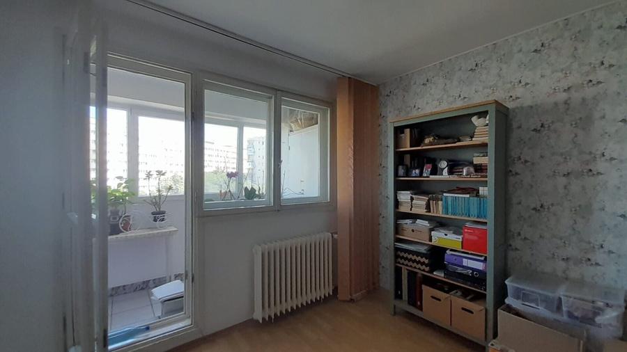 Apartament cu 3 camere în Dristor