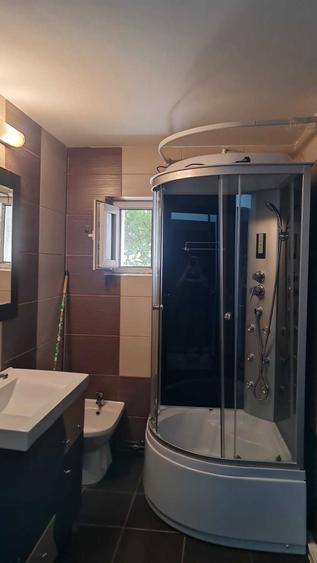 Apartament cu 4 camere decomandat în Canta