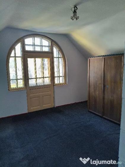 Apartament cu 3 camere decomandat în Predeal