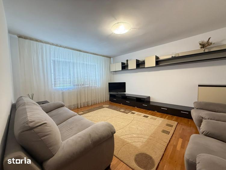 Apartament cu 3 camere decomandat în Nerva Traian