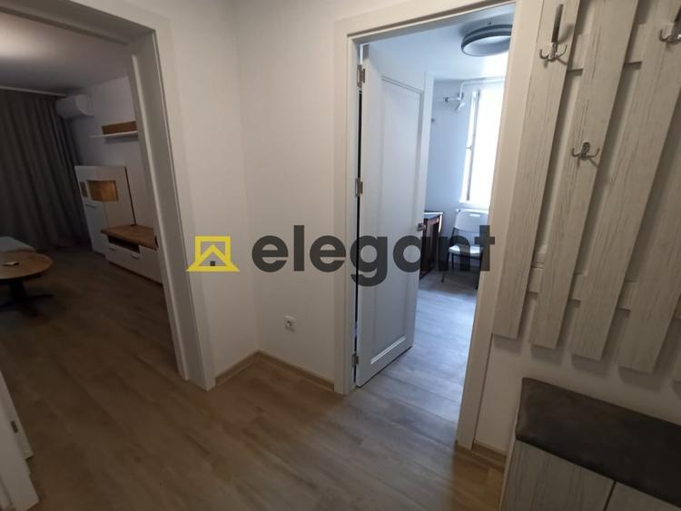 Apartament cu 3 camere semidecomandat, mobilat în Rovine