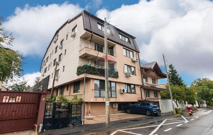 Apartament cu 4 camere decomandat, mobilat în Bucureștii Noi