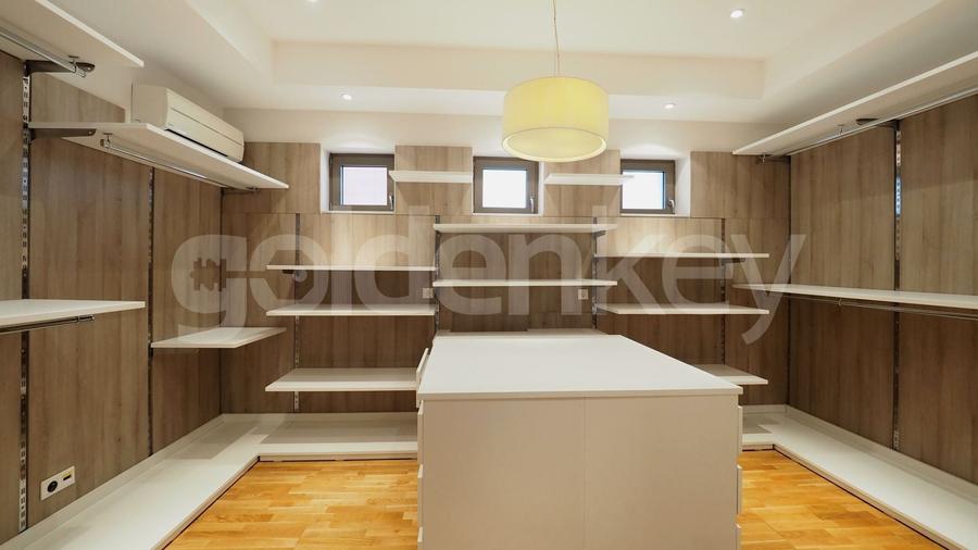 Duplex cu 6 camere cu Canalizare în Băneasa