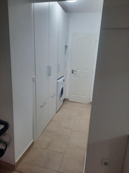 Inchiriez apartament 2 camere zona centrala - 2