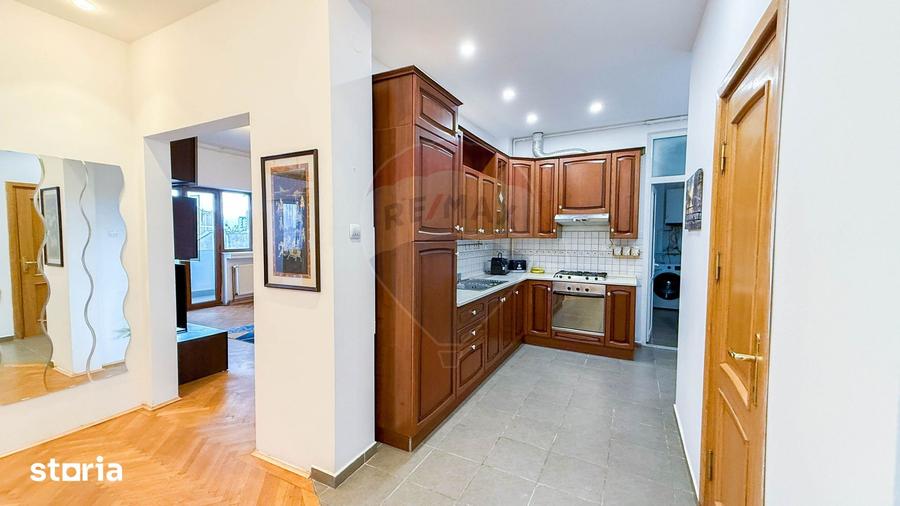 Apartament cu 4 camere, mobilat în Universitate