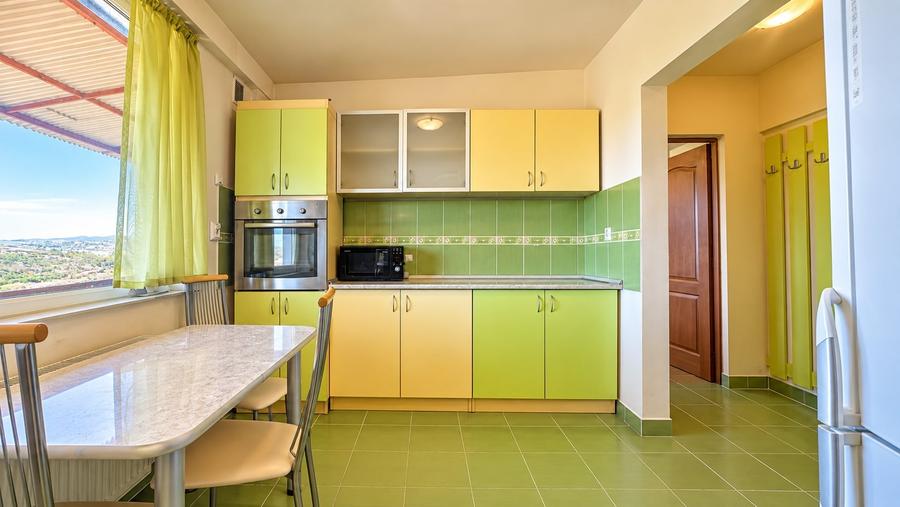 Apartament cu 2 camere semidecomandat, mobilat în Gheorgheni
