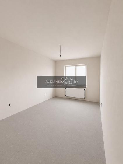 Apartament cu 3 camere semidecomandat în Florești