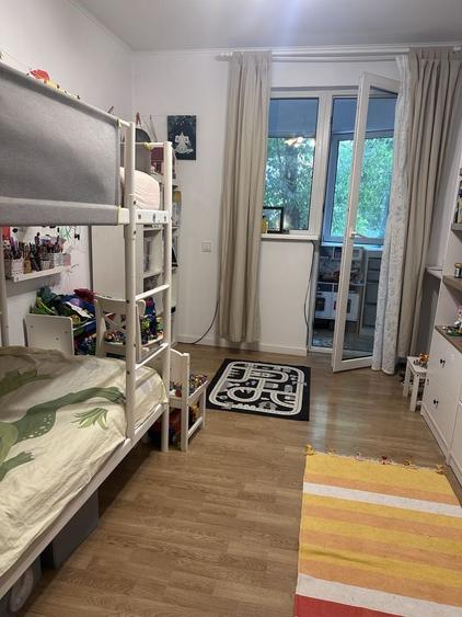 Apartament cu 3 camere semidecomandat în Pantelimon