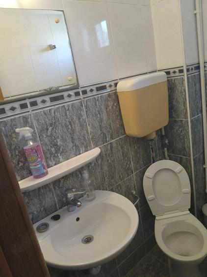 Garsonieră decomandată în Km 4