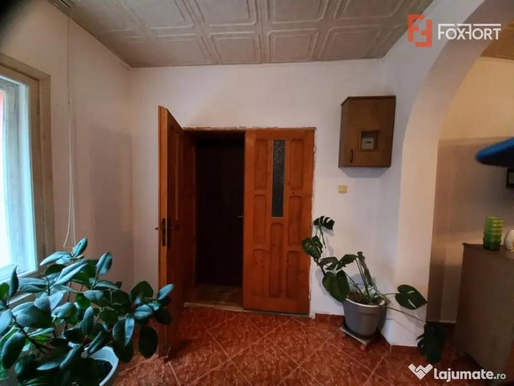 Casă cu 5 camere cu Teren 641 Mp în Crișan