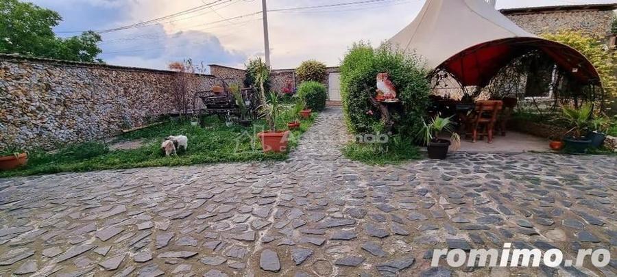 Casă cu 2 camere cu Teren 1460 Mp în Bariera Vâlcii