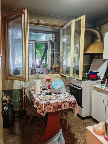 Apartament cu 2 camere semidecomandat în Giurgiului